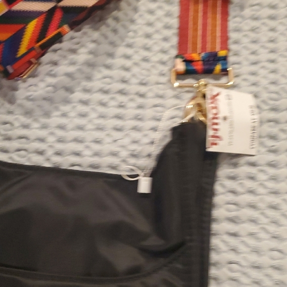 Stylish Black Bag with Multicolor Strap (30) - Picture 4 of 7